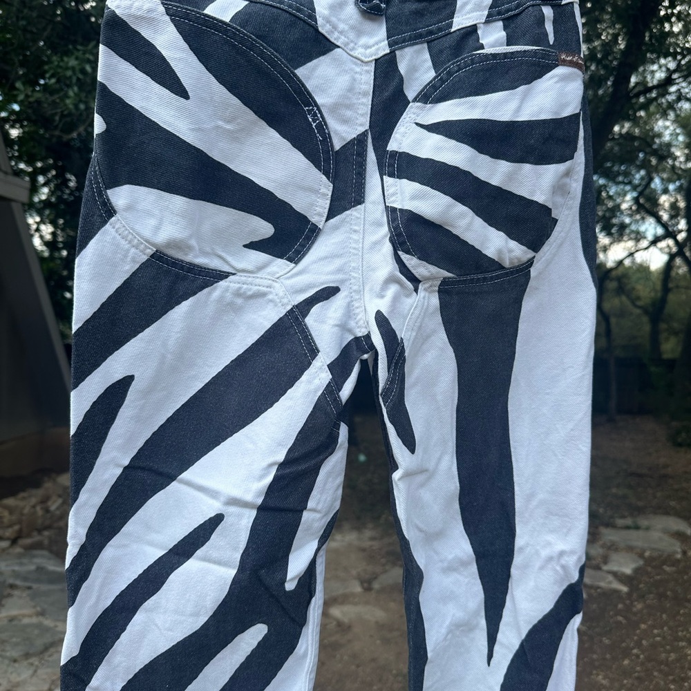 House of Sunny Zebra Print Button-Fly Jeans - Picture 6 of 6